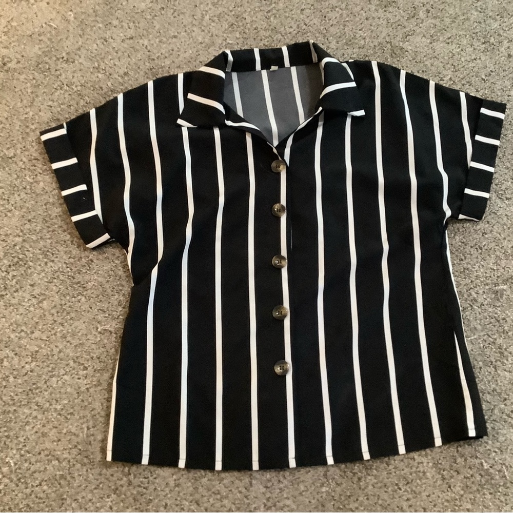 Super Cute Womens Button Up